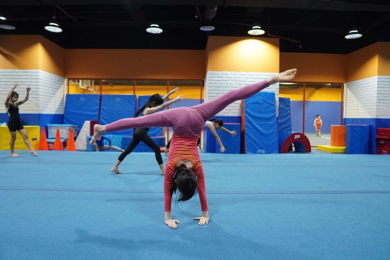 Cartwheel Cheerleading: How to Perform a Flawless and Safe Move